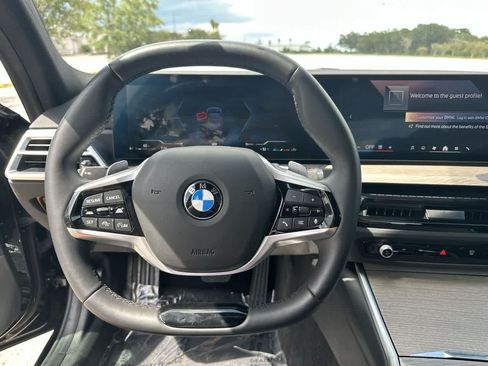 Used 2025 BMW 330i xDrive Sedan AWD/4WD image 25