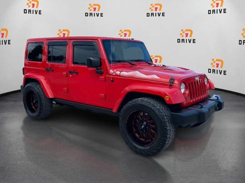 Used 2015 Jeep Wrangler Unlimited Sahara AWD/4WD image 3