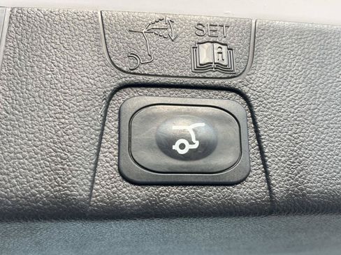Used 2016 Ford C-MAX SEL w/ Equipment Group 302A FWD image 10