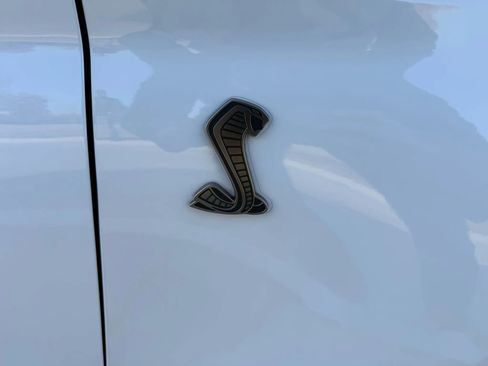 Used 2021 Ford Mustang Shelby GT500 w/ Carbon Fiber Track Pack image 6