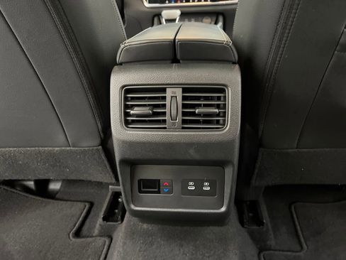 Used 2025 Nissan Rogue SL w/ Tech Package FWD image 21