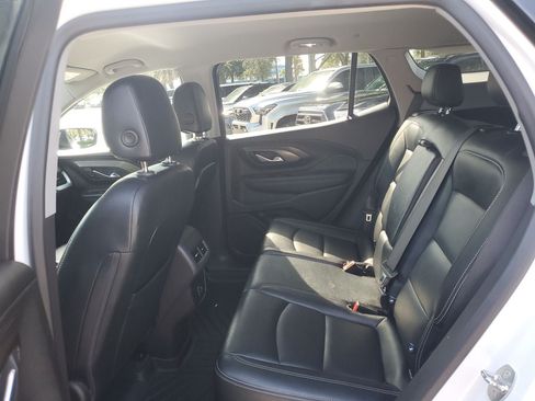 Used 2023 GMC Terrain SLE w/ Driver Convenience Package FWD image 9