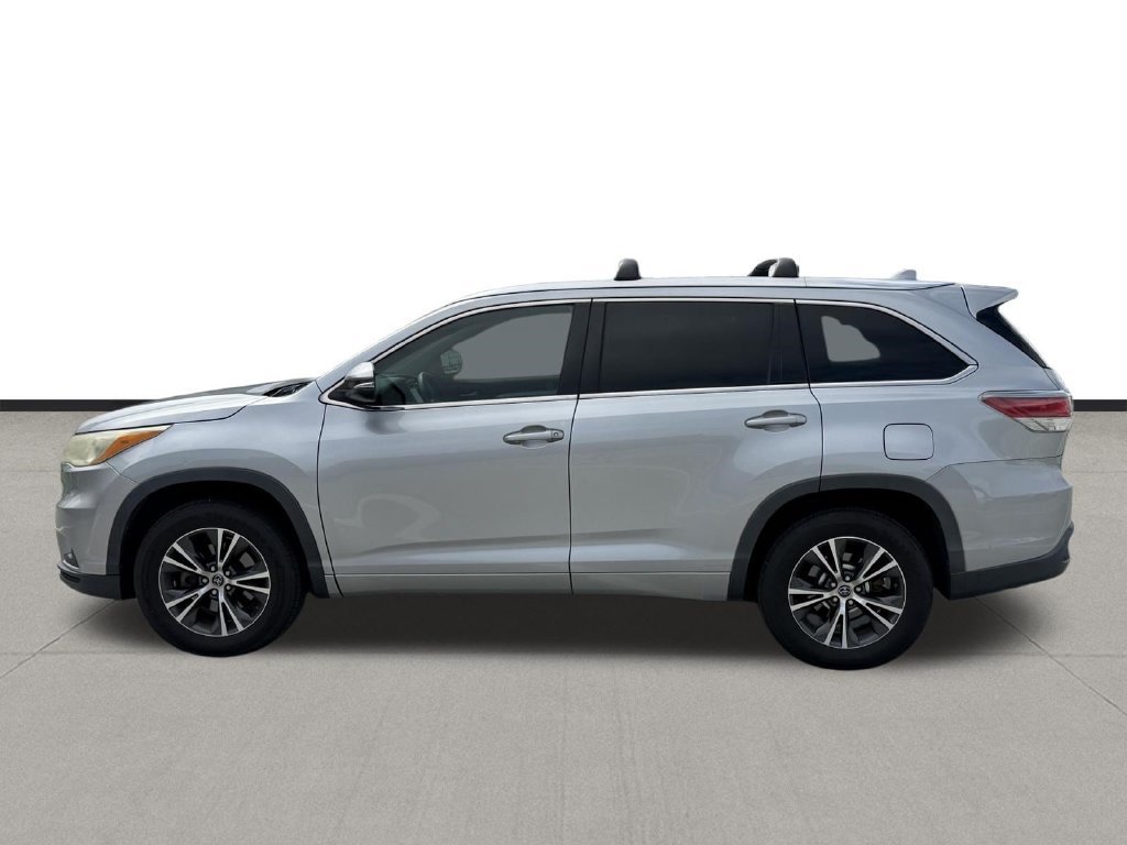 Used 2016 Toyota Highlander XLE FWD image 8