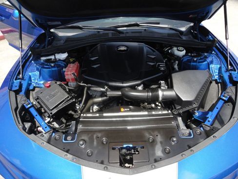 Used 2017 Chevrolet Camaro LT w/ RS Package RWD image 28