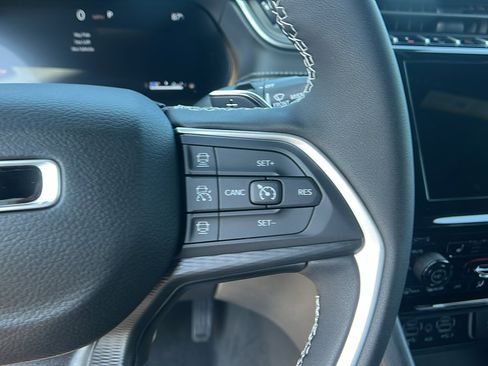 New 2025 Jeep Grand Cherokee L Altitude image 27