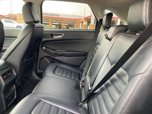 Used 2024 Ford Edge SEL image 11