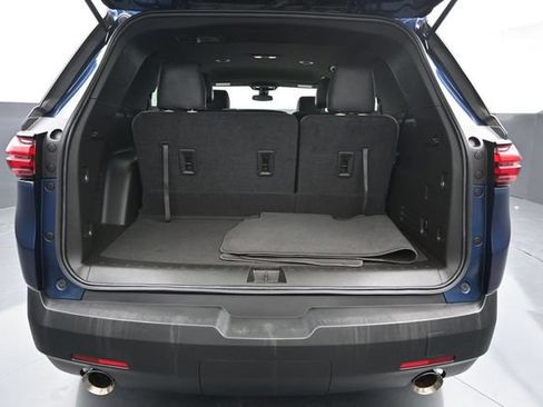 Used 2023 Chevrolet Traverse LS w/ Safety Package AWD/4WD image 9