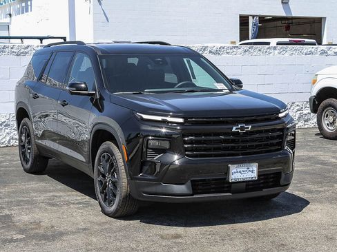 New 2026 Chevrolet Traverse LT w/ Midnight/Sport Edition image 3