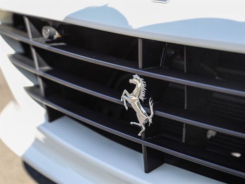 Used 2015 Ferrari California T RWD image 22