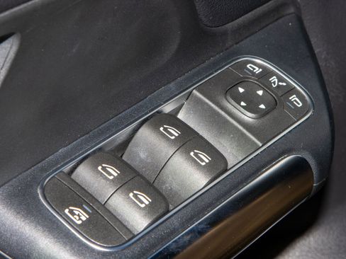 Used 2022 Mercedes-Benz GLA 250 w/ Premium Package Lite image 26