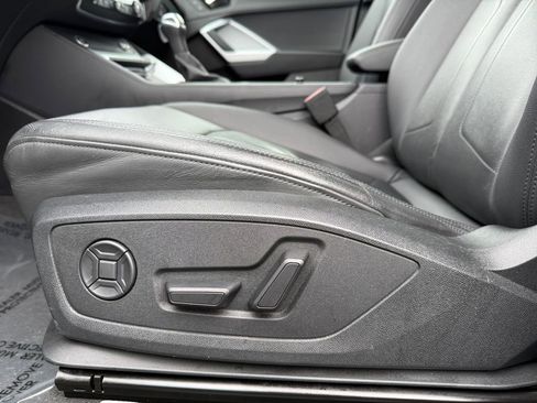 Used 2024 Audi Q3 2.0T Premium image 10