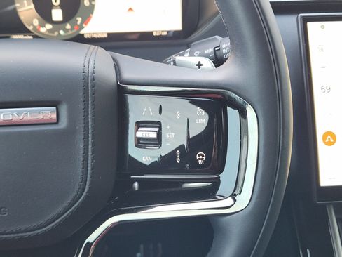 Certified 2024 Land Rover Range Rover Velar Dynamic SE image 31