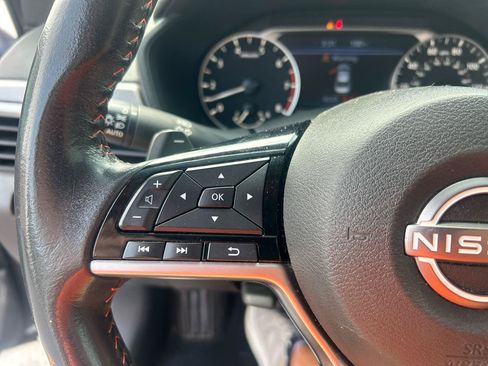 Used 2023 Nissan Altima 2.5 SR FWD image 15