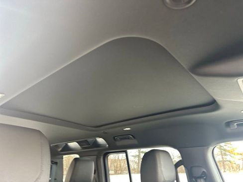 Used 2022 Land Rover Defender 110 S image 26