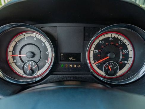 Used 2018 Dodge Grand Caravan SE w/ UConnect Hands-Free Group image 25