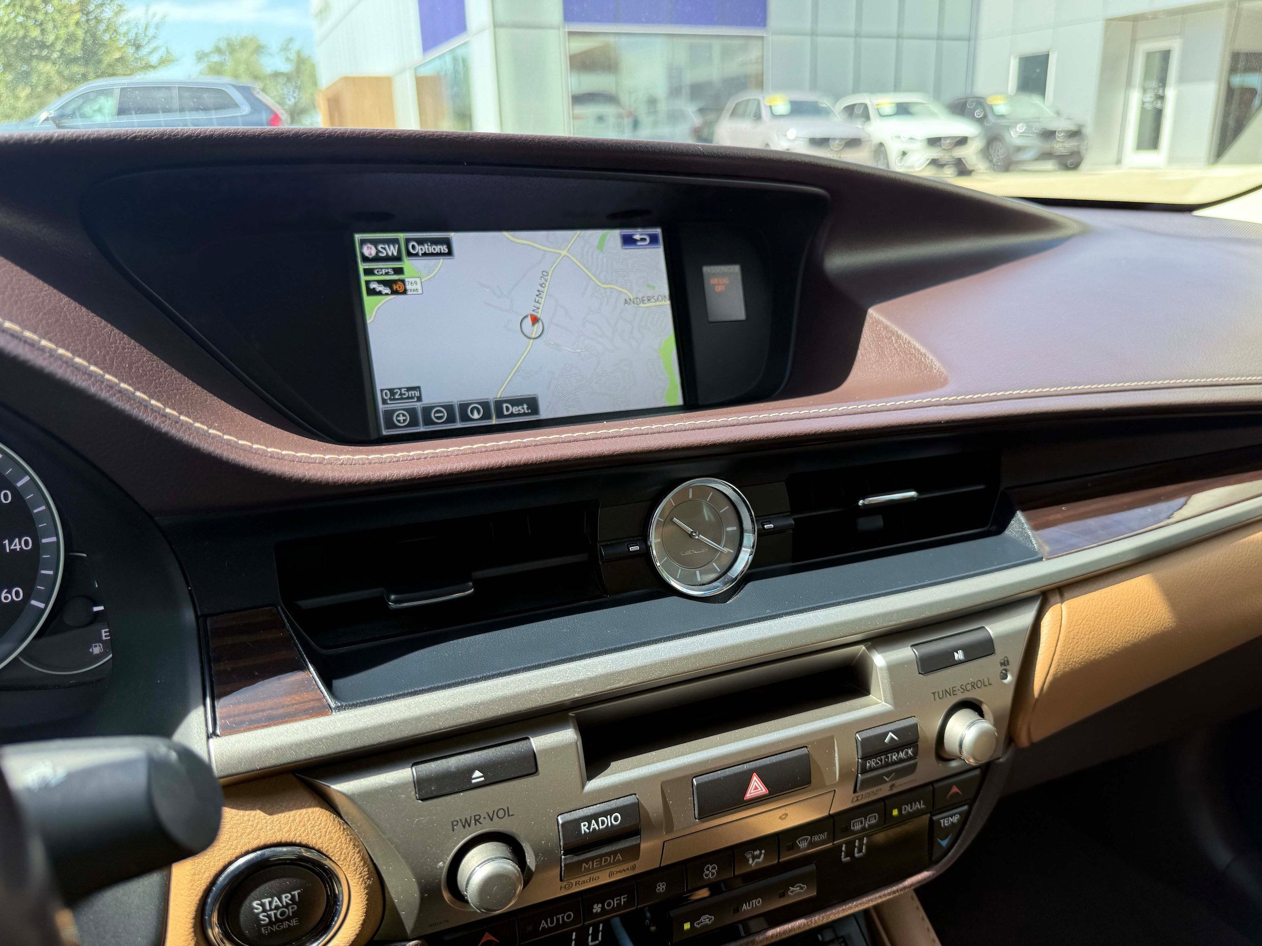 Used 2016 Lexus ES 350 w/ Luxury Package w/Wood Trim FWD image 21