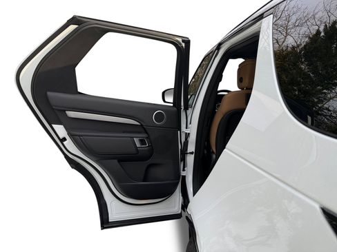 New 2026 Land Rover Discovery Dynamic SE AWD/4WD image 15