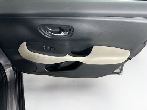 Used 2025 Honda HR-V LX image 29