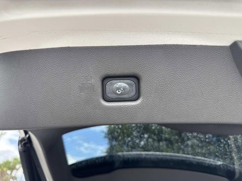 Used 2016 Lincoln MKX Reserve w/ Technology Package image 12