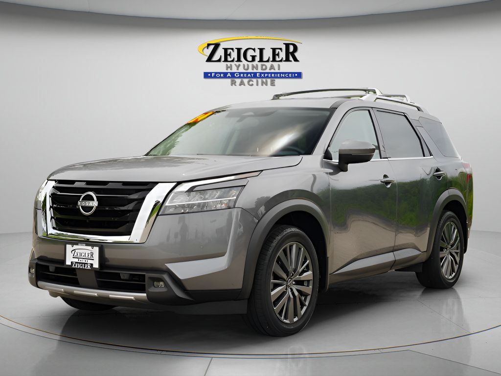 Used 2024 Nissan Pathfinder SL w/ SL Premium Package AWD/4WD image 3