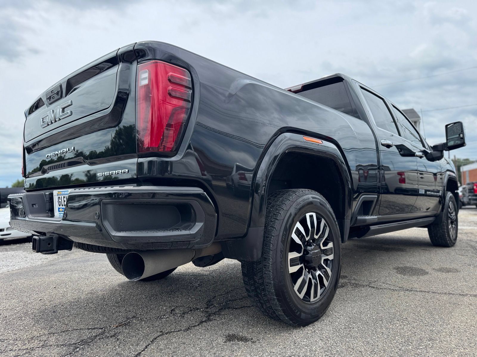 Used 2024 GMC Sierra 2500 Denali Ultimate w/ Max Trailering Package AWD/4WD image 5