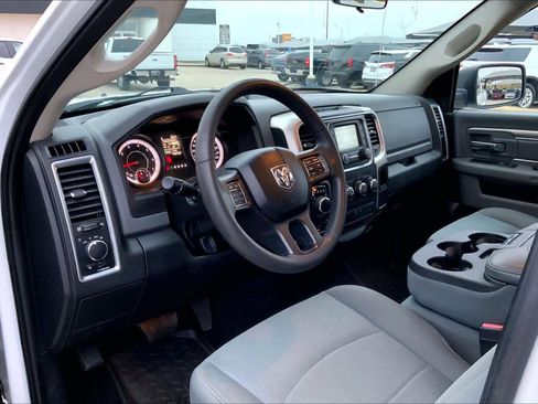 Used 2018 RAM 1500 Classic SLT image 15