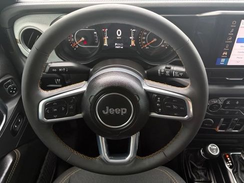 Used 2024 Jeep Wrangler Unlimited Sahara AWD/4WD image 23