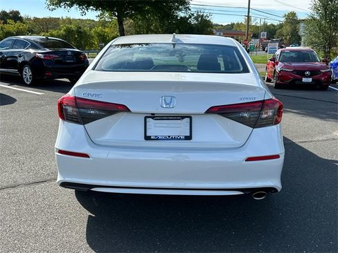 Used 2024 Honda Civic Sport image 3