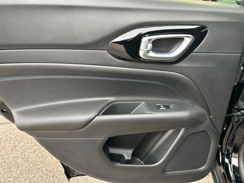 New 2026 Jeep Compass Limited image 25