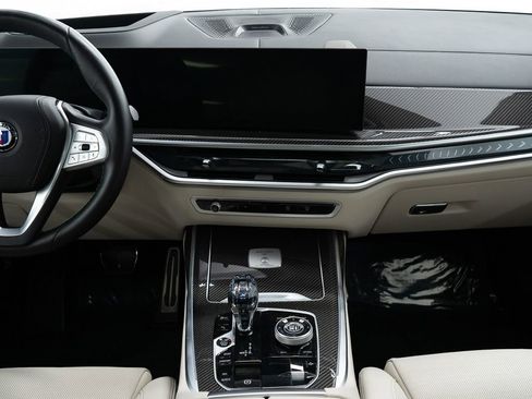 Used 2025 BMW ALPINA XB7 AWD/4WD image 32