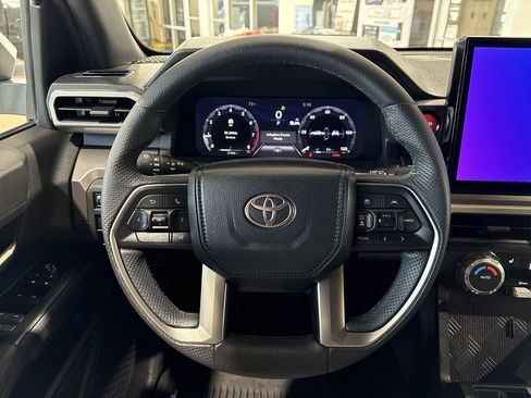 Certified 2025 Toyota Tacoma TRD Off-Road AWD/4WD image 14