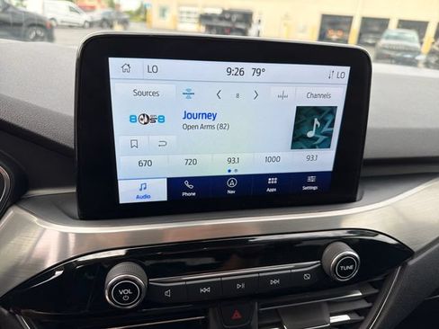 Used 2022 Ford Escape Titanium FWD image 18