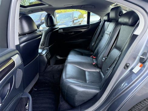 Used 2015 Lexus LS 460 AWD w/ Comfort Package image 21