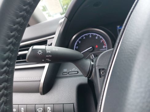 Used 2022 Toyota Camry SE FWD image 26