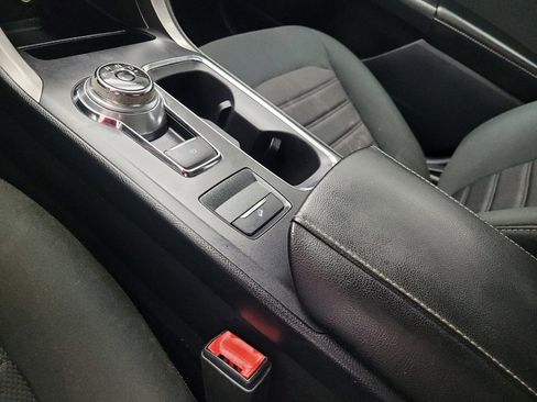Used 2020 Ford Fusion SE FWD image 26