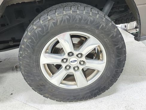 Used 2018 Ford F150 XLT w/ Equipment Group 302A Luxury AWD/4WD image 18
