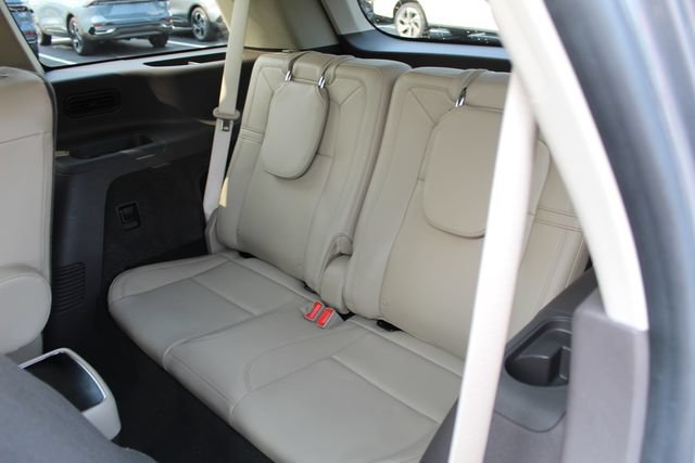 Used 2022 Lincoln Aviator Reserve w/ Equipment Group 201A AWD/4WD image 17