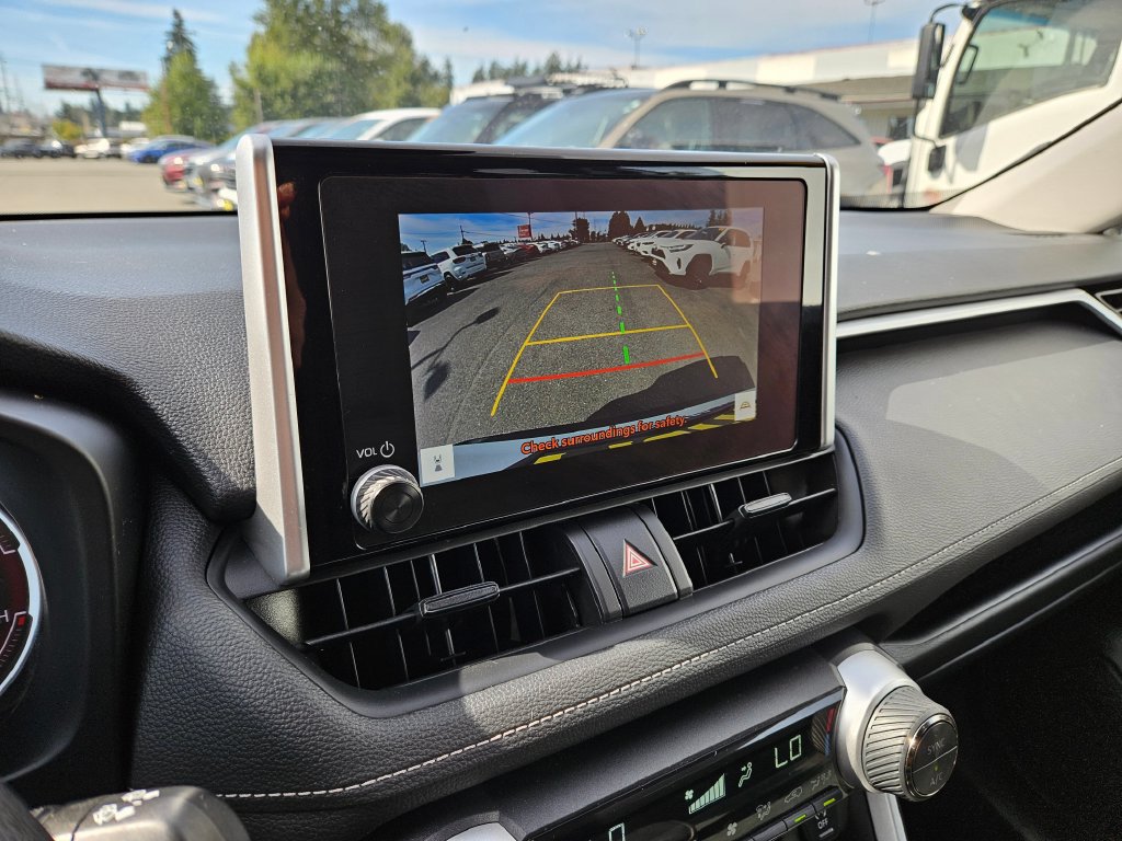 Used 2024 Toyota RAV4 XLE FWD image 31
