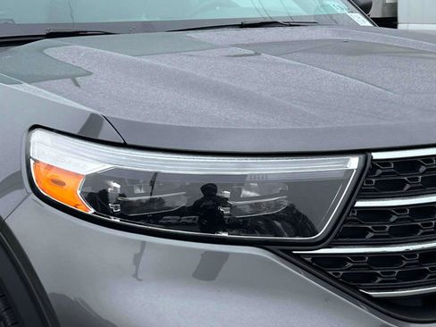 Certified 2022 Ford Explorer XLT image 9