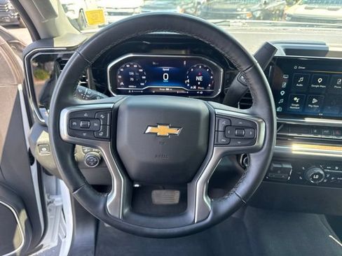 Used 2025 Chevrolet Silverado 2500 LT w/ Convenience Package AWD/4WD image 19