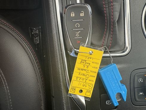 Used 2023 Chevrolet Traverse RS image 21