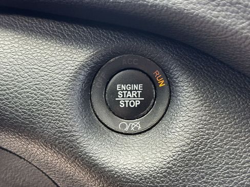 Used 2020 Jeep Cherokee Limited FWD image 24