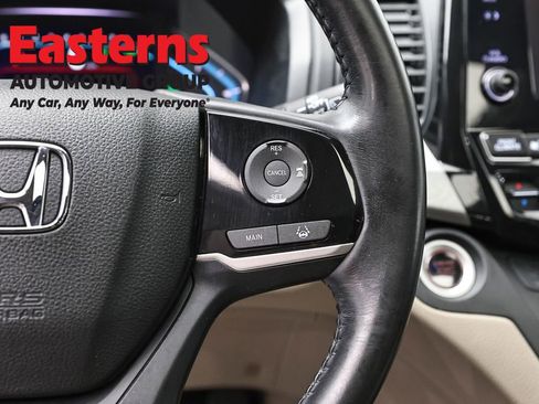 Used 2018 Honda Odyssey Touring image 16