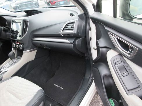 Used 2023 Subaru Forester Premium image 19