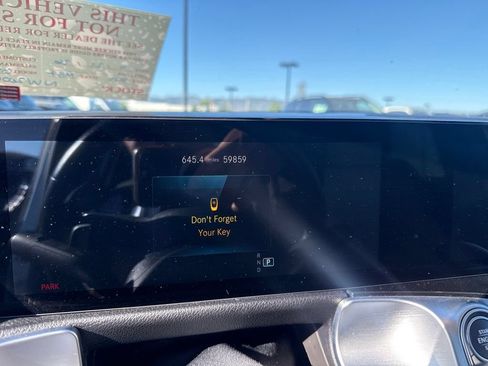 Used 2022 Mercedes-Benz GLB 250 image 10