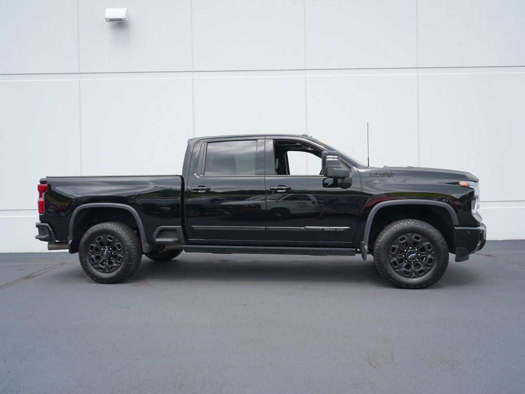Certified 2024 Chevrolet Silverado 3500 High Country w/ High Country Premium Package AWD/4WD image 2