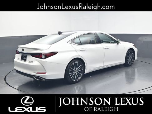 Used 2024 Lexus ES 350 w/ Premium Package image 9