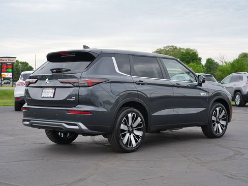 New 2026 Mitsubishi Outlander SE AWD/4WD image 3