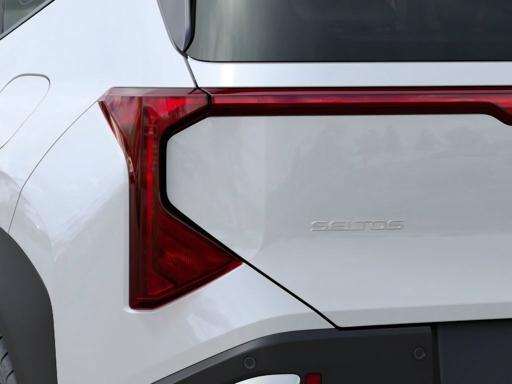 New 2027 Kia Seltos LX FWD image 11