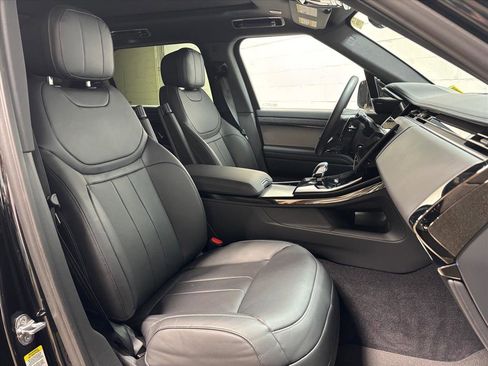 Used 2025 Land Rover Range Rover Sport SE image 31